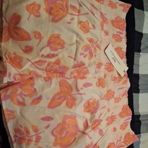 NWT !!Vineyard Vines Pink and Orange Floral Shorts Large